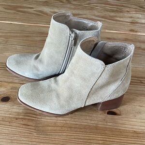 Lucky Brand suede boots 7.5